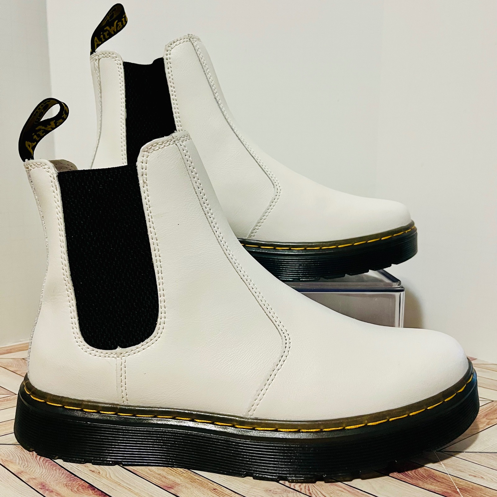 Dr Martens Dorrian White Lamper Leather Chelsea Boots Women 8 Men 7 Platform